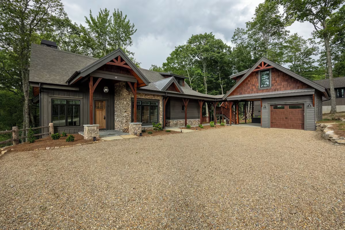 New Custom Home in Chinquapin Rich with Amenities